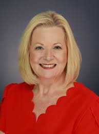 Ellen Akers's Instagram, Twitter & Facebook