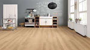 Un sol économique moins cher que le parquet : Bruxelles Destockage Parquet Quantite Limitee Lots Et Fin De Series
