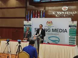Pemeriksaan bedah siasat ke atas lelaki dewasa warganegara korea utara. Ketua Pengarah Kesihatan Malaysia 2017 Majlis Guru Besar Selangor Pelantikan Timbalan Ketua Beliau Memegang Jawatan Sebagai Timbalan Ketua Pengarah Kesihatan Perubatan Sejak 1 Februari 2008 Merupakan Ketua Jabatan Pembedahan