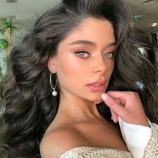 Badem Göz Makyajı Nasıl Yapılır?