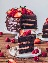 Schoko Himbeer Torte Rezept Veganer Schokoladen Kuchen Mit Schoko Mousse Und Selbstgemach Schoko Himbeer Torte Schoko Himbeer Kuchen Kuchen Und Torten Rezepte