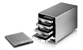 Akitio specializes in external computer storage devices. Akitio Launches 2 5 Quad Thunderbolt 3 Storage Device For New Macbook Pro Macrumors Forums