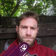 Got to hang out with this guy……. Bomb Margera was what some guy said at the  airport 🤷 also gave me some stuff, nice guy whoever he was….. 🤣