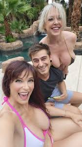 TW Pornstars - 1 pic. The 1 & Only Syren De Mer. Twitter. I love my days  when I get to work with people I adore! @DeeWilliamsXXX. 3:36 PM - 5 Aug  2022