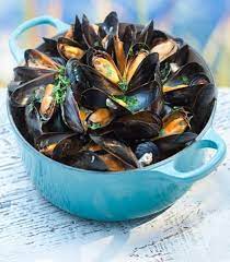Cozze Mon Amour Come Cucinare Le Cozze Bene Anzi Benissimo Per Il Menu Di Ferragosto E Non Solo Elleitalia Cozze Ricette Cucinare Il Pesce