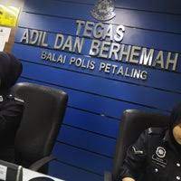 Seorang anggota polis dari balai polis sibu jaya menjalani ujian calitan. Balai Polis Petaling Jaya Jalan Penchala