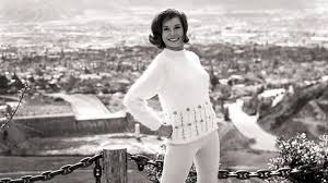 She was raised in flushing, queens. Mary Tyler Moore S Groundbreaking Life In Pictures Vanity Fair