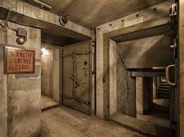 Un Bunker Secret Decouvert Sous La Gare De L Est Bunker Catacombes De Paris Visite Insolite Paris