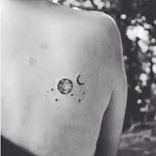 Je suis fiancé heureux et commence une nouvelle vie avec pleins de projets et de bonheur à venir. Tatuaje De Luna Creciente Y Estrella Significado Y Disenos