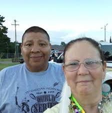 Does anyone know who owns or operates the Snowey White Laundromat