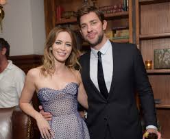 2015's sicario boasted an impressive cast, and leading the charge was emily blunt as fbi agent kate macer. Emily Blunt And Benicio Del Toro Get Mobbed At The Sicario Pre Party