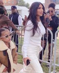144,134 likes · 4,142 talking about this. Kim Kardashian S Skims Brand Valued At 1 6 B In Latest Funding Businessworld