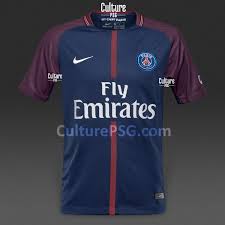 Je l'ai acheté à la boutique du psg à paris en 2017. Le Maillot Du Psg 2017 2018 En Images Detaillees Vipsg