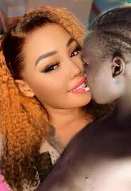 Nhilic ohh 🤯😮😮😮😮😮 lady kola malu Nisif 😂🤣😂🤣