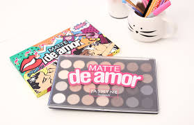 Estou apaixonada por essa paletinha de sombras da jasmyne, ela é bem compacta ótima pra levar na bolsa com o formato de uma carteira tem uma embalagem muito bonita. Karen Bachini E Ai Beleza Arquivos Paleta De Sombras Matte De Amor Da Jasmyne