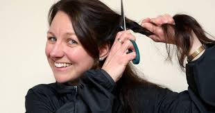 Friend's memory spurs athlete to lose her locks