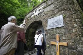 Mineva 15 let od odkritja grobišča v ...