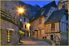 Photos De Conques Midi Pyrenees Photos Des Plus Beaux Villages De France France Beaux Villages Village Francais Village