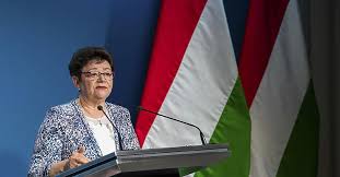 Muller Cecilia Szerint Azert Javulnak A Jarvanyugyi Adatok Mert Egyre Tobben Kapjak Meg Az Oltast Mfor Hu