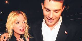 Kahkahalarıyla meşhur ünlü haberci saba tümer, sevgilisi ile ilk kez objektiflere yakalandı. Sen Rahat Rahat Takil Kocacigim