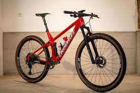 The world centre of cycling. Thomus Bike Built 2021 Das Bike Von Mathias Fluckiger Und Co Mtb News De