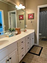 Simply stated, a jack and jill bathroom is an en suite bathroom for two bedrooms, or for bedrooms and a hallway. Kids Jack And Jill Bathroom Makeover Before Photos And Design Plan Dimples And Tangles