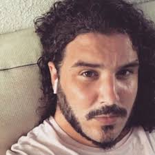 Alguien que me sepa explicar con palabras, y no con rebuznos, por qué es  tan importante el aspecto físico de los personajes para hacer una  adaptación de 'The Last Of Us'? 🧐🤷🏻‍♂️