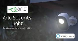 Itwire Videos Arlo S Security Light System Illuminates Outdoor Areas And Alerts Against Potential Threats