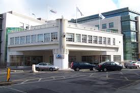 Es un banco belga, dirigido especialmente a clientes privados y pequeñas y medianas empresas. Kbc Bank Ireland Closes Sale Of Legacy Corporate Loan Portfolio To Bank Of Ireland Ns Banking