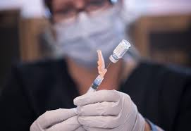 Kevin hensley is given the j&j covid vaccine in coordination with the cook county health dept. Unc Health Resumes Use Of Johnson Johnson Covid 19 Vaccine Raleigh News Observer