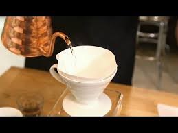 Purer Genuss Kaffee Mit Dem Handfilter Aufbruhen Kaffee Aufbruhen Kaffee Kaffee Bar