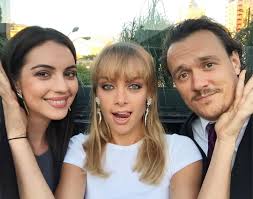 Blues brothers @fashionnova #sponsored edit: 70 1 K Mentions J Aime 273 Commentaires Adelaide Kane Adelaidekane Sur Instagram Aussie Sandwich At The Scre Reign Catherine Reign Cast Adelaide Kane