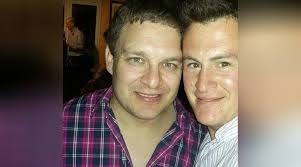 Dos trompadas al mentón