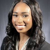 Shenna Hill's Instagram, Twitter & Facebook