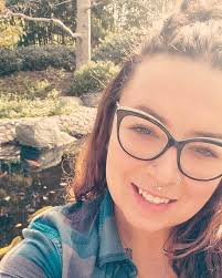 I am Amelia and. You tell about????