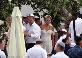  Love Child S Sophie Hensser Marries Long Term Partner Danny Bloom Daily Mail Online