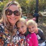 Danielle Grunwald's Instagram, Twitter & Facebook