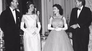 In a few days, jackie kennedy will leave france and arrive with her husband at buckingham palace for dinner. Panieka Morgas Teismo Sprendimas Prince Philip Jackie Kennedy Yenanchen Com