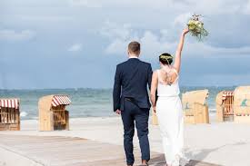 Für eine hochzeit am meer braucht man auch ein passendes brautkleid. Privat Feiern Am Ostsee Strand Sonne Sand Und Meer Presseportal
