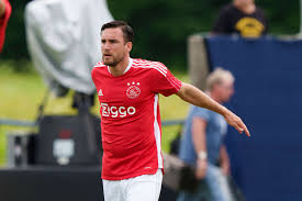 Vlak voor de aftrap van de nieuwe competitie nemen de winnaar van de toto knvb beker en de kampioen van de eredivisie het tegen elkaar op in het stadion van de regerend landskampioen. H3hmryseynmuwm