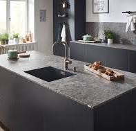 Küchenarbeitsplatten: Von Glas bis Naturstein | Lechner