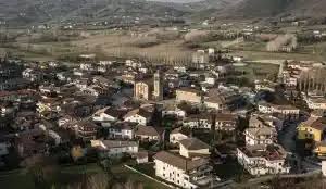 Torre del Greco, rischio crolli all'ex casa cantoniera: il sindaco diffida  le Ferrovie - Metropolisweb