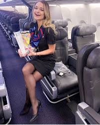 kelsey from american airlines 礼服 レディース ファッションアイデア 客室乗務員