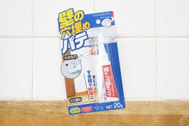 ダイソー 壁の穴埋めパテ 壁 補修 穴埋め 画びょう