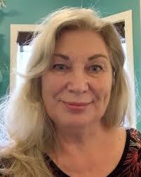 Julia Delong's Instagram, Twitter & Facebook