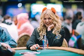 Event #44: $3,000 No-Limit Hold'em Day 1