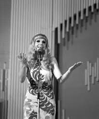 Discover top playlists and videos from your favorite artists on shazam! Ma Lenne 72 Eves Cserhati Zsuzsa Ridikul