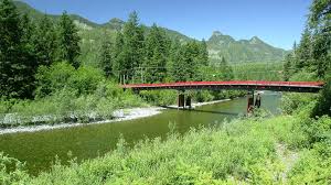 Located right on the zeballos river in the small village of zeballos, island tides outdoor lodge is an small family owned outdoor adventure, salt water, and fresh water sport fishing company. Infilm Vancouver Island North Film Commission Bc Canada