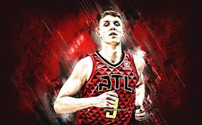 In the playoffs, he's averaging 10.6 points, 3.1 rebounds and 1.8 assists per game. Herunterladen Hintergrundbild Kevin Huerter Nba Atlanta Hawks Amerikanischer Basketballspieler Roter Steinhintergrund Basketball Fur Desktop Kostenlos Hintergrundbilder Fur Ihren Desktop Kostenlos