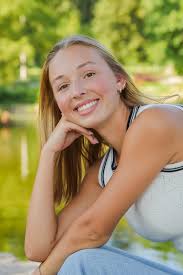 There are so many good pictures from this session. I wish my senior  pictures looked like this. 😍 Have a wonderful senior year, Tabitha!
